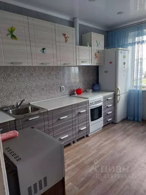 4-к кв. Белгородская область, Старый Оскол Конева мкр, 13 (82.0 м) - Фото 0