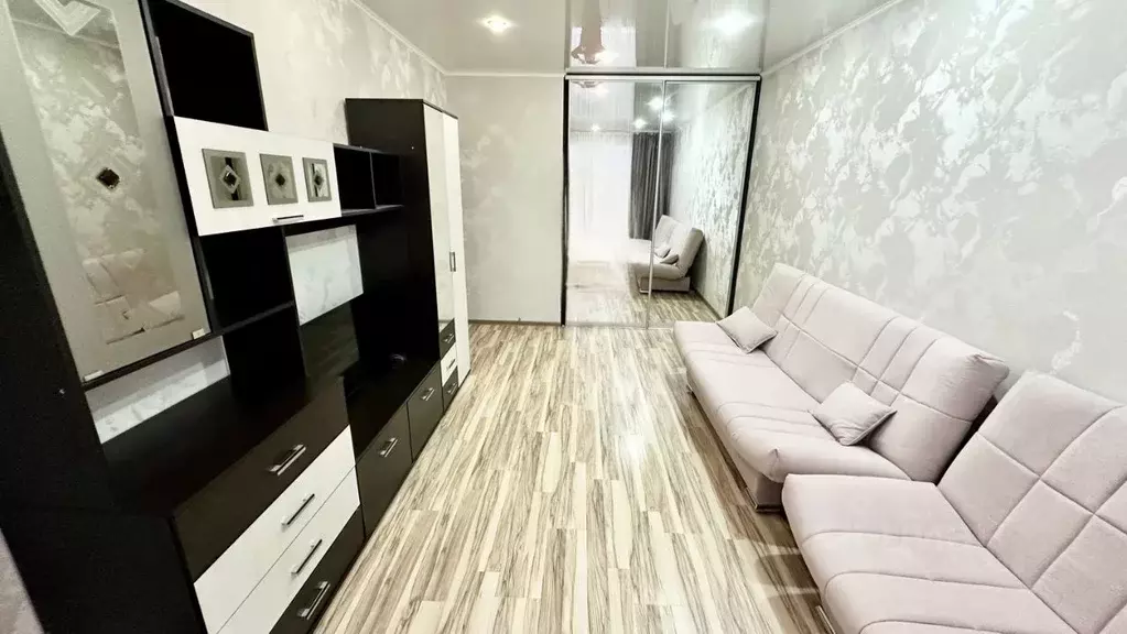 1-к кв. Омская область, Омск Октябрьская ул., 107 (41.2 м) - Фото 2