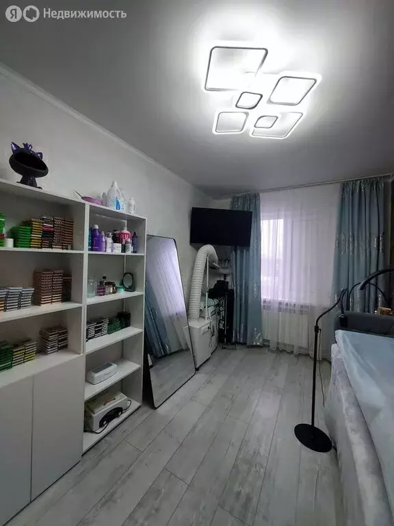 3-комнатная квартира: Псков, исторический район Запсковье, улица Олега ... - Фото 1