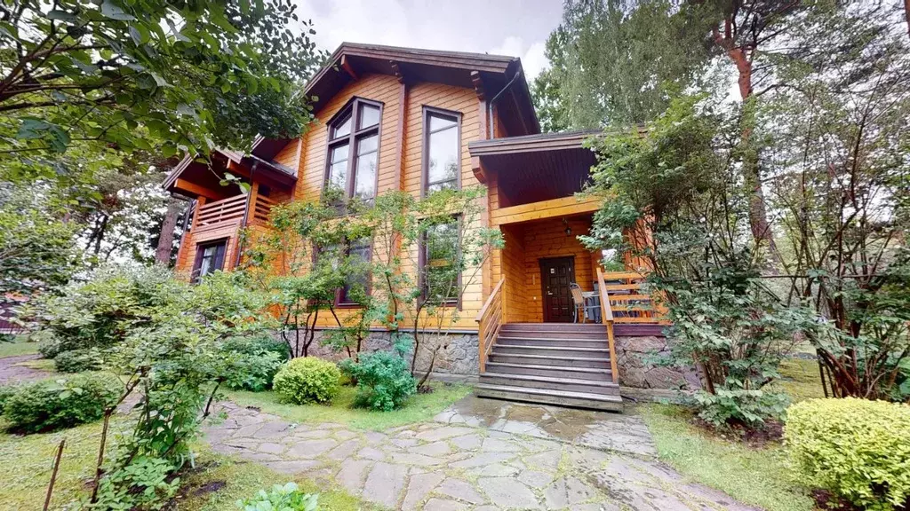 Дом в Москва д. Бурцево, ул. Березовая, 3 (241 м) - Фото 1