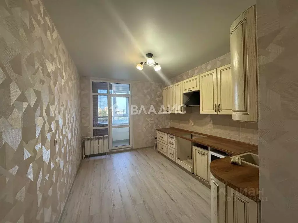 3-к кв. Белгородская область, Белгород ул. Попова, 37 (75.0 м) - Фото 0