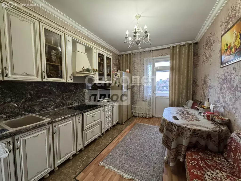 3-комнатная квартира: Махачкала, улица Кадиева, 21А (102 м) - Фото 1