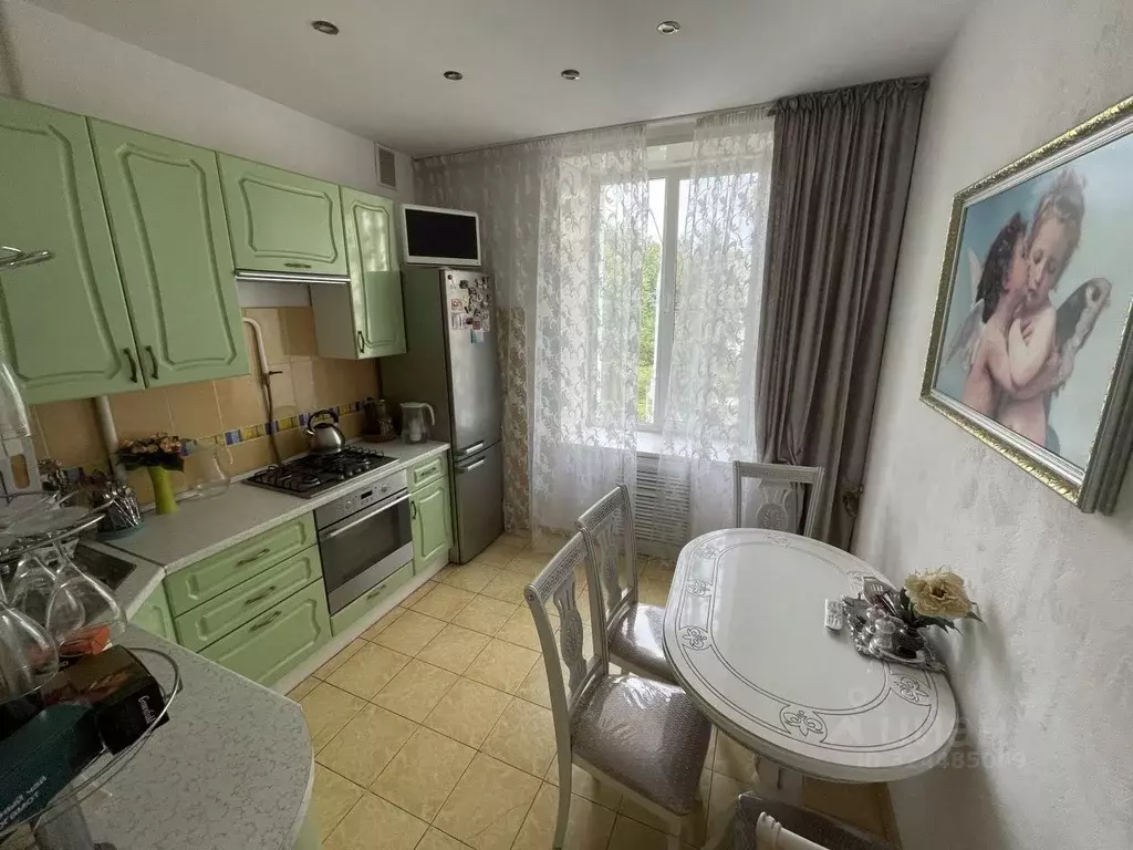 3-к кв. Кировская область, Киров ул. Защитников Отечества, 67 (80.0 м) - Фото 1