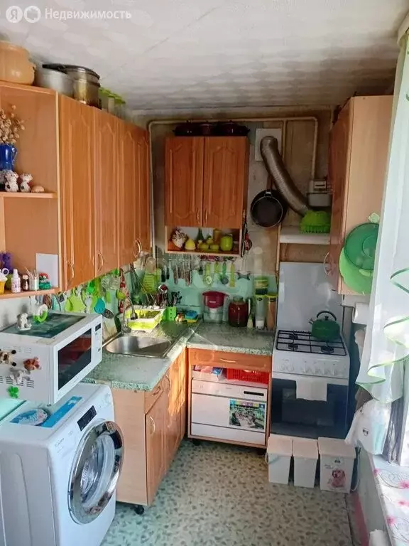 4-комнатная квартира: село Абатское, улица Ленина, 123 (77.4 м) - Фото 1