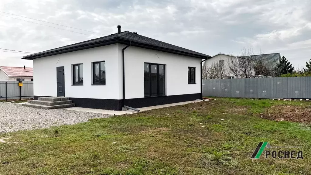 Дом в Волгоградская область, Средняя Ахтуба городское поселение, ... - Фото 1