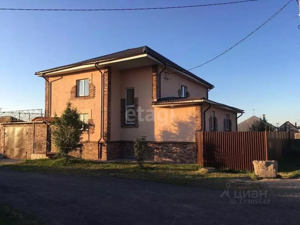 Дом в Кемеровская область, Кемерово пер. Звездный, 46 (252 м) - Фото 0