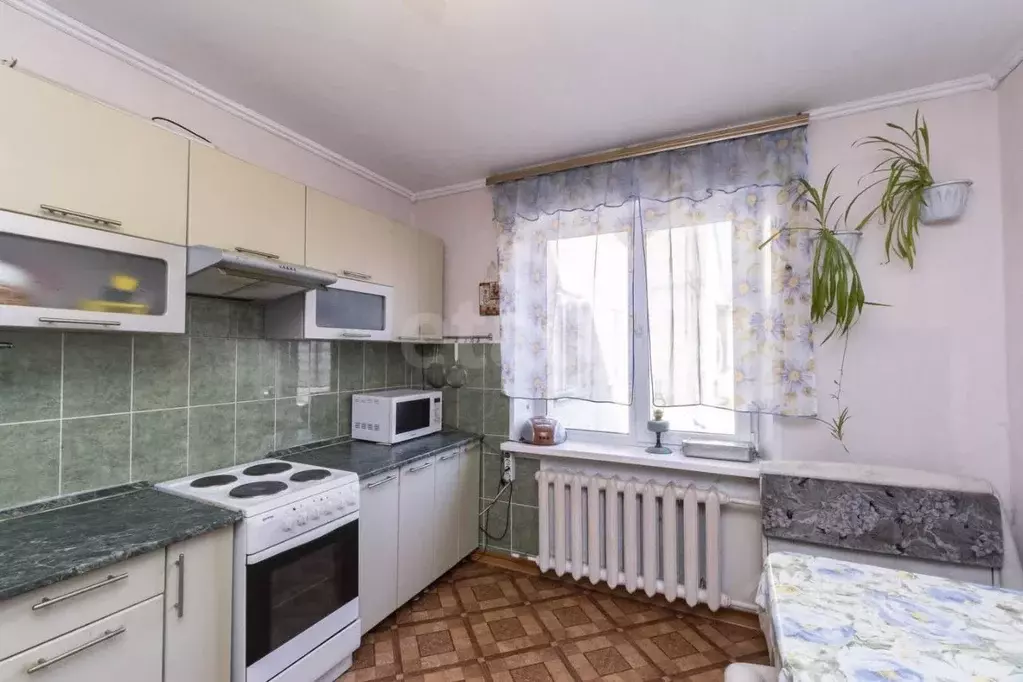 4-к кв. Тюменская область, Тюмень ул. Домостроителей, 16 (79.8 м) - Фото 1