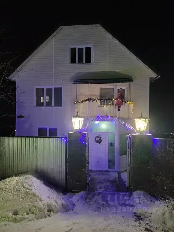 Дом в Алтайский край, Белокуриха Российская ул., 28 (220 м) - Фото 1