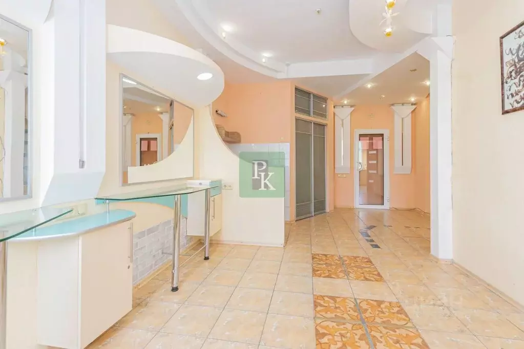 Помещение свободного назначения в Крым, Симферополь ул. Ленина, 1 (50 ... - Фото 1