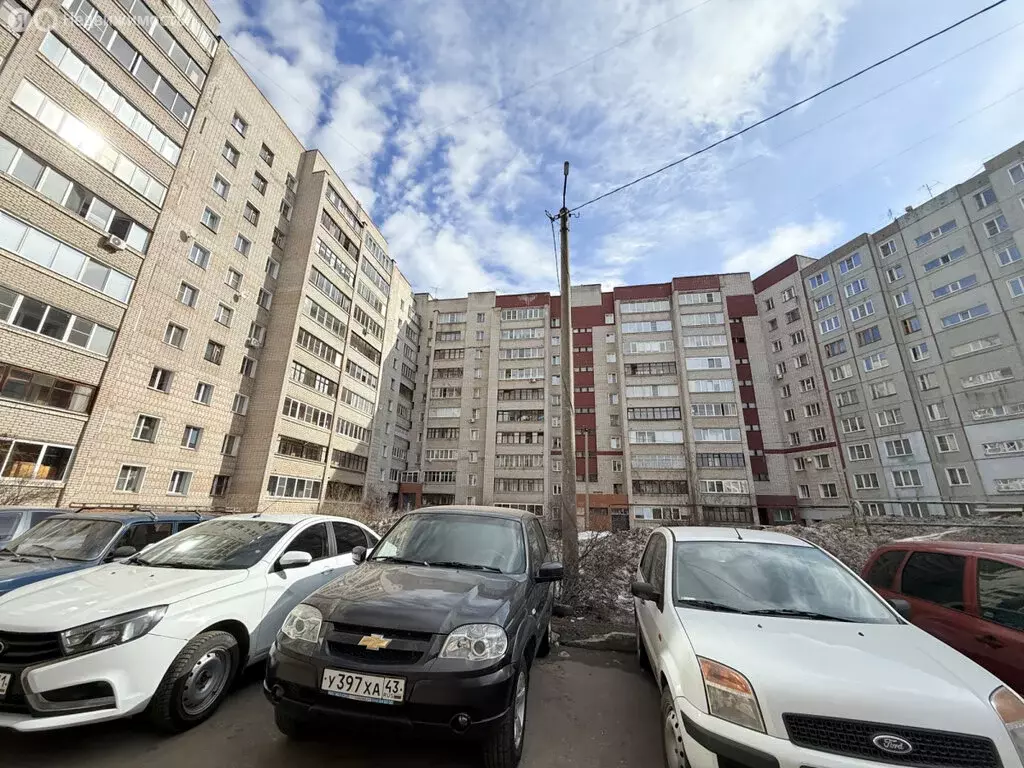 3-комнатная квартира: Киров, улица Сурикова, 41 (66 м) - Фото 2