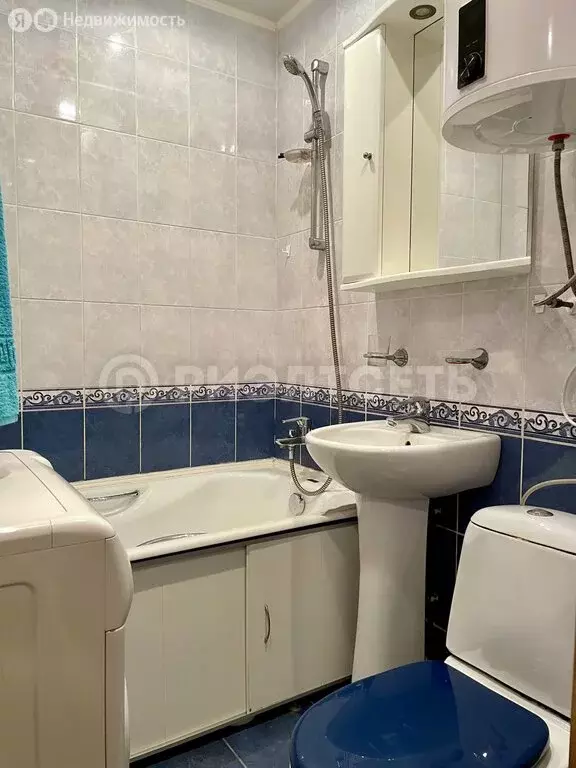 2-комнатная квартира: Мурманск, улица Алексея Хлобыстова, 35 (45.8 м) - Фото 0