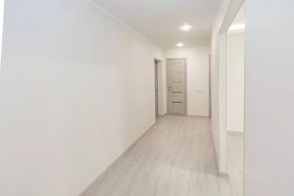 3-к кв. Башкортостан, Уфа ул. Генерала Горбатова, 3 (66.0 м) - Фото 0