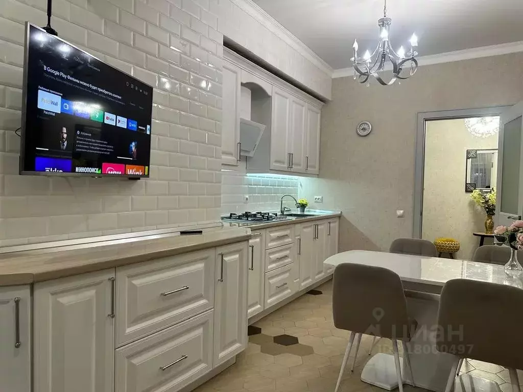 2-к кв. Кабардино-Балкария, Нальчик ул. Тлостанова, 28 (85.0 м) - Фото 0