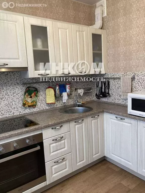 2-комнатная квартира: Москва, район Троицк, 2-я Нововатутинская улица, ... - Фото 1