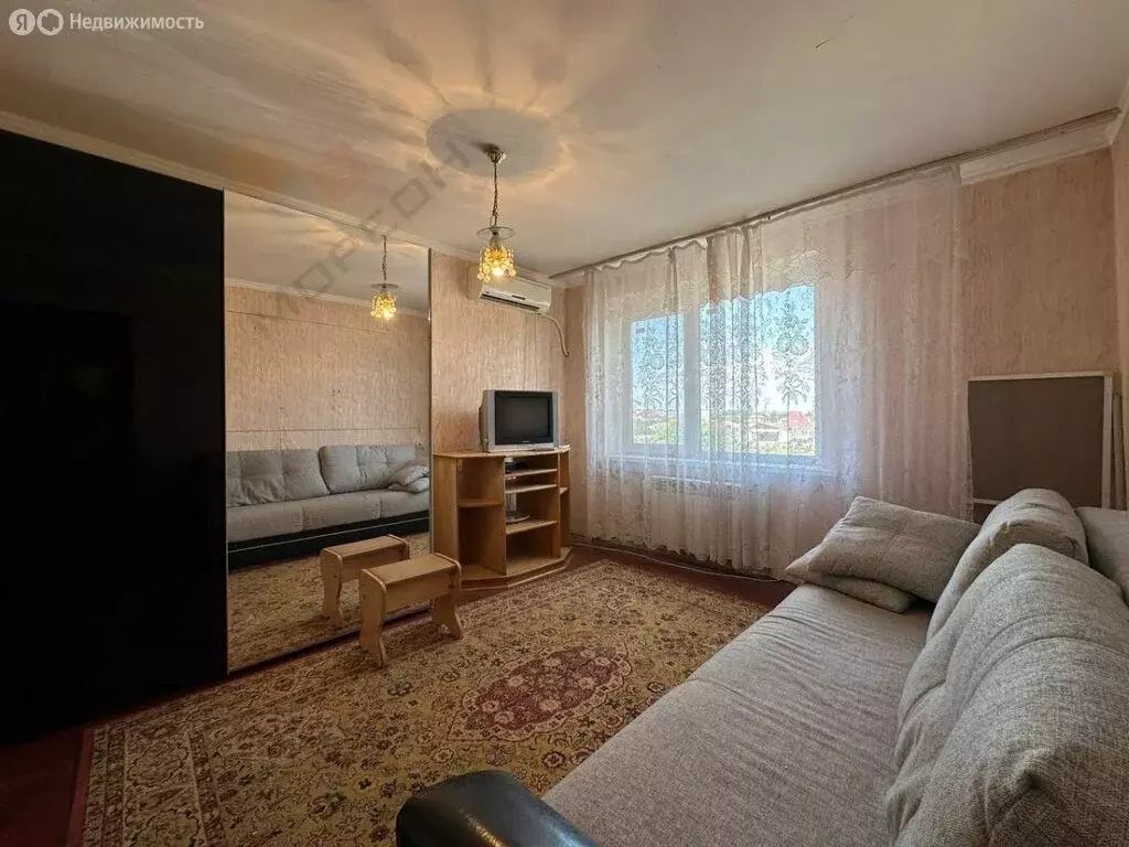 2-комнатная квартира: Адыгейск, Коммунистическая улица, 12 (40.4 м) - Фото 0
