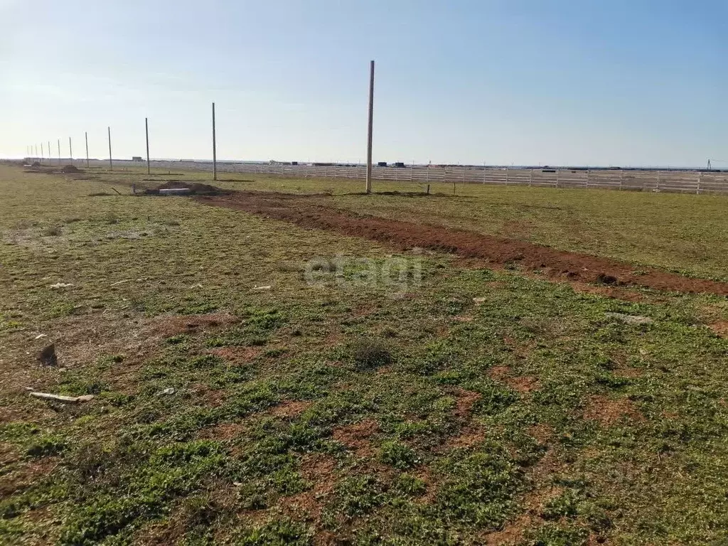 Участок в Крым, Сакский район, с. Штормовое ул. Степная (6.0 сот.) - Фото 1