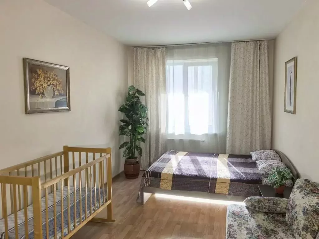 1-к кв. Свердловская область, Екатеринбург ул. 8 Марта, 167 (78.0 м) - Фото 0