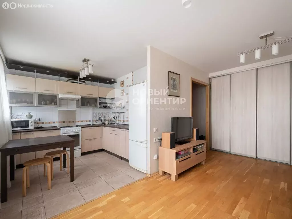 2-комнатная квартира: Екатеринбург, улица Амундсена, 58к2 (58 м) - Фото 2