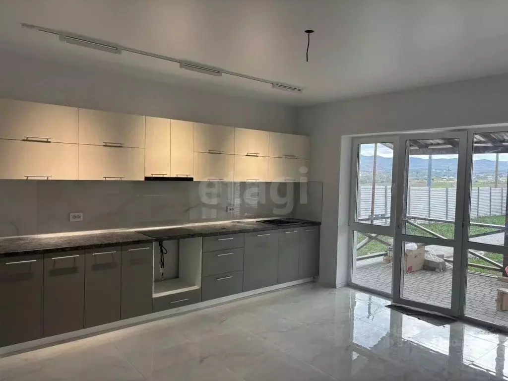 Дом в Крым, Симферопольский район, Добровское с/пос, с. Пионерское ул. ... - Фото 2