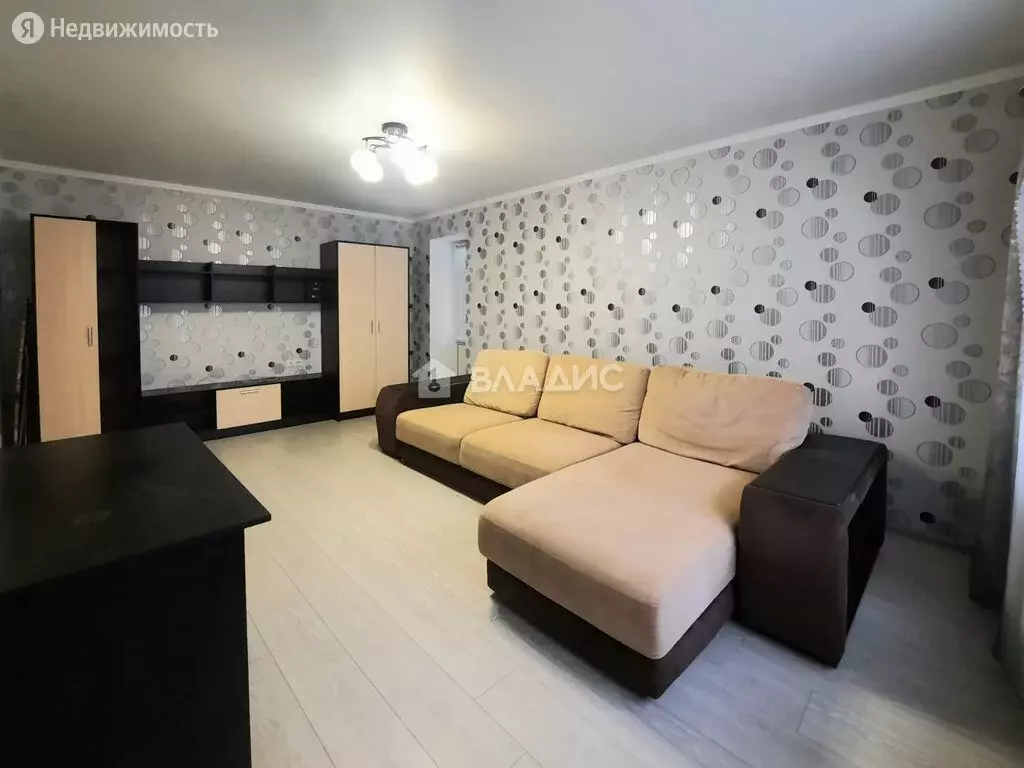 2-комнатная квартира: Брянск, улица Комарова, 55 (59.9 м) - Фото 0