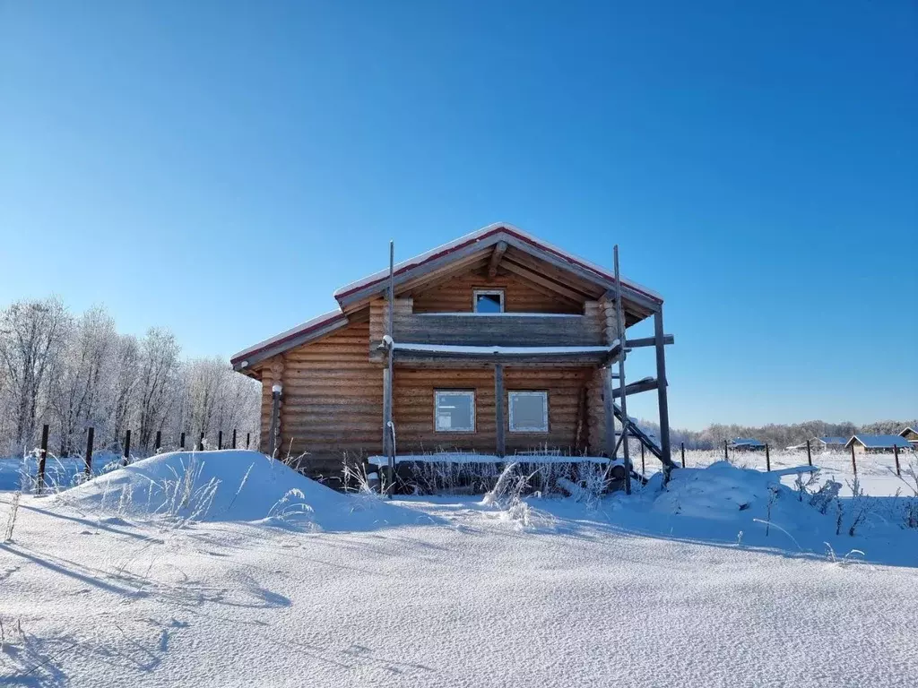 Дом в Ленинградская область, Подпорожский район, Винницкое с/пос, д. ... - Фото 1
