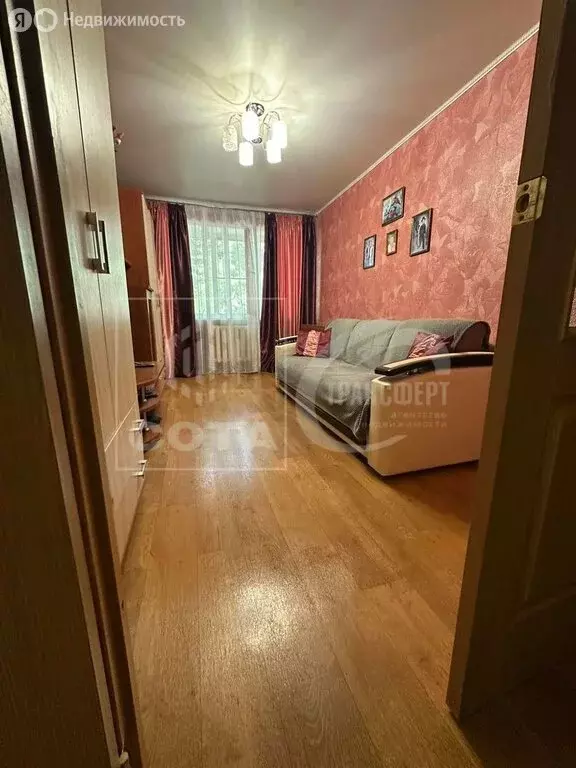 3-комнатная квартира: Воронеж, улица Гайдара, 11А (55 м) - Фото 0