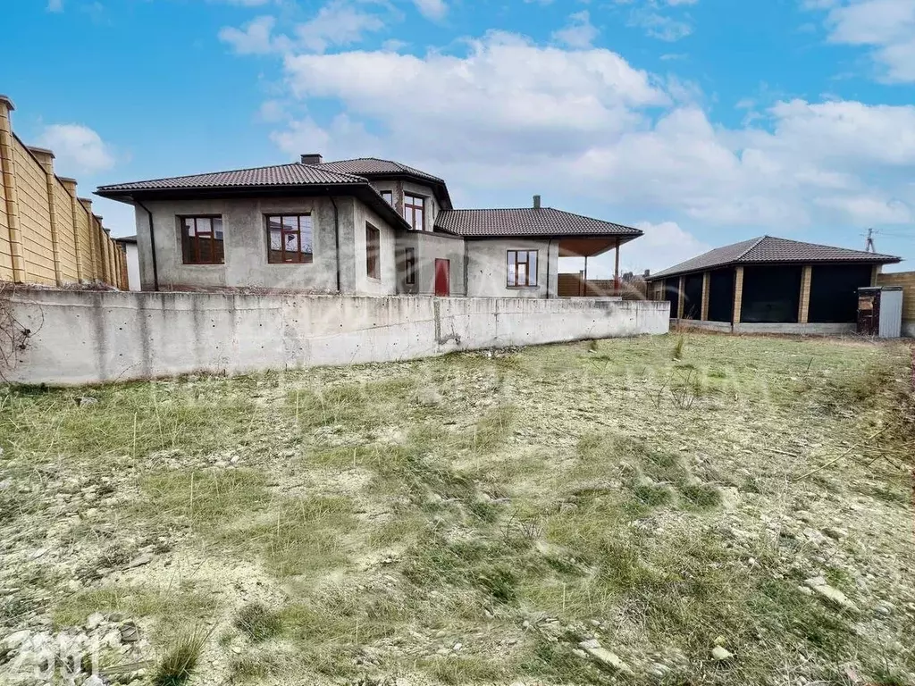 Дом в Севастополь ул. Василия Шукшина, 5 (300 м) - Фото 1