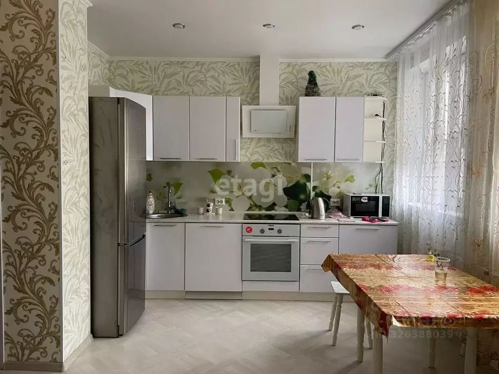 2-к кв. Тюменская область, Тюмень ул. Парада Победы, 13 (58.0 м) - Фото 1