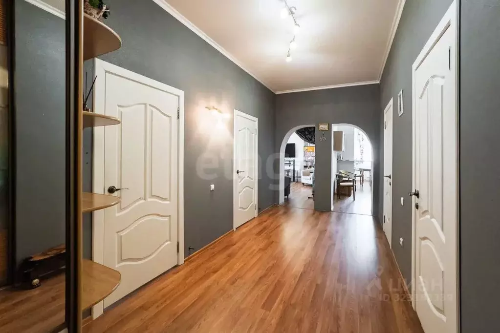 3-к кв. Ульяновская область, Ульяновск ул. Фурманова, 39/58 (111.6 м) - Фото 0