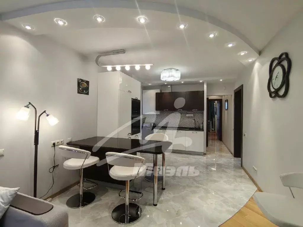 Продается 3-комнатная квартира - Фото 1