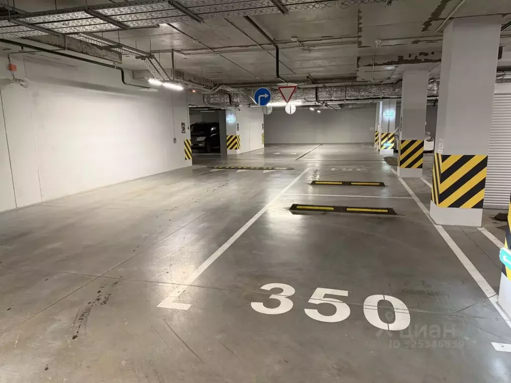 Гараж в Москва бул. Братьев Весниных, 1 (16 м) - Фото 1