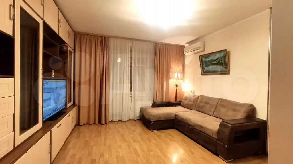 1-к. квартира, 52 м, 4/9 эт. - Фото 1