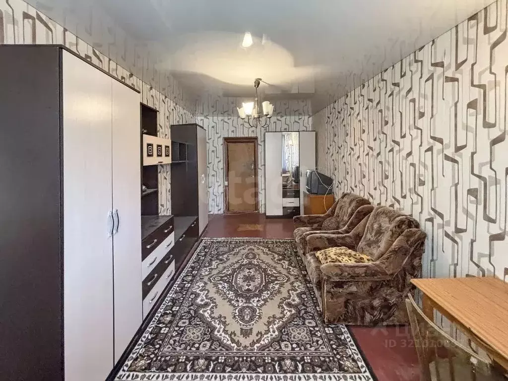 Комната Псковская область, Псков ул. Николая Васильева, 83 (31.4 м) - Фото 1