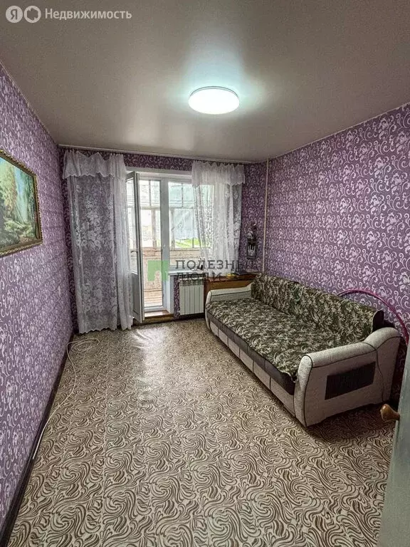 3-комнатная квартира: Зеленодольск, улица Комарова, 41 (63 м) - Фото 0