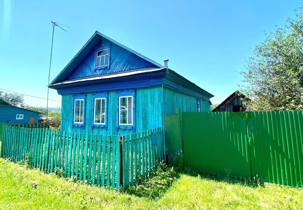 Дом в Башкортостан, Нуримановский район, Красногорский сельсовет, с. ... - Фото 0