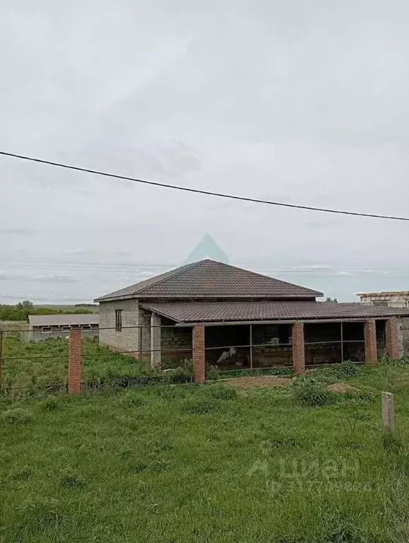 Дом в Оренбургская область, Оренбургский район, Пугачевский сельсовет, ... - Фото 1