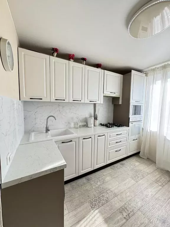 3-к кв. Саратовская область, Энгельс ул. Космонавтов, 13 (58.1 м) - Фото 0