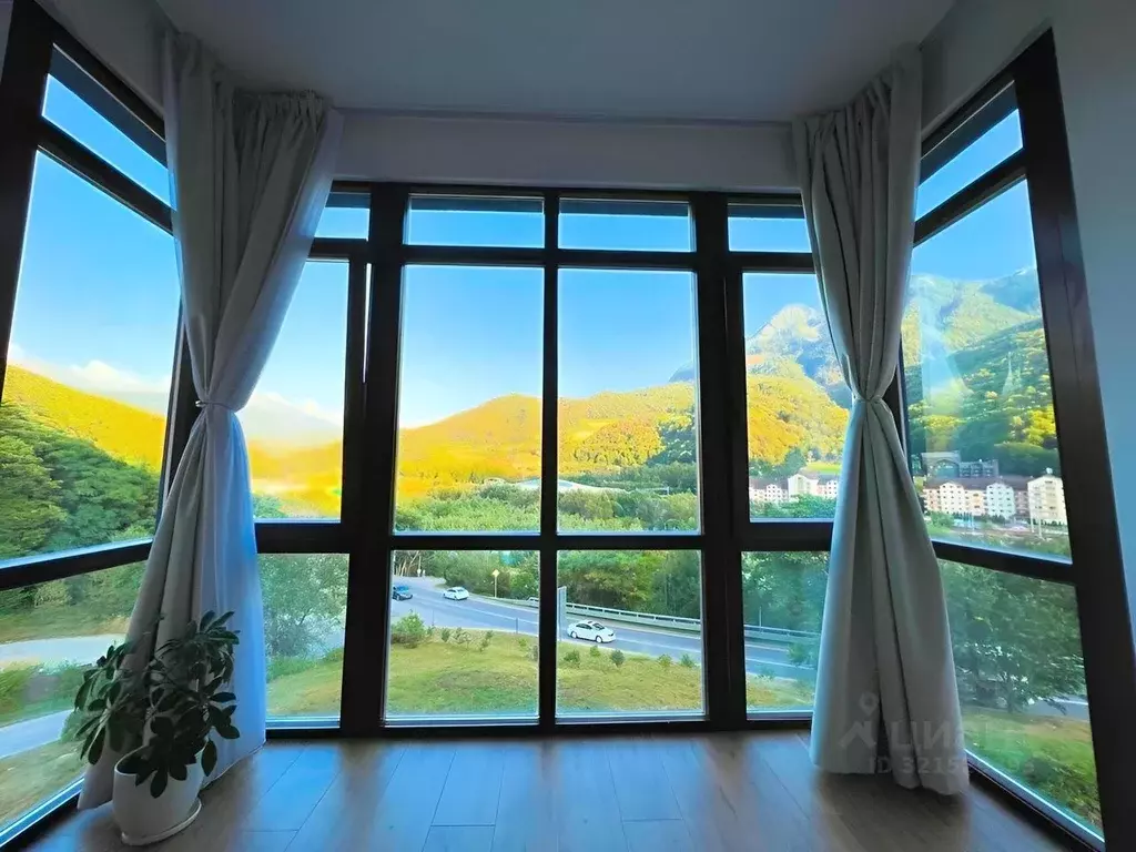 2-к кв. Краснодарский край, Сочи Красная Поляна пгт, ул. Защитников ... - Фото 1