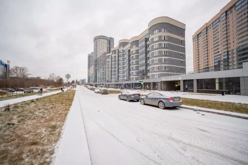 3-к кв. Свердловская область, Екатеринбург ул. Павлодарская, 4/2 (81.7 ... - Фото 1