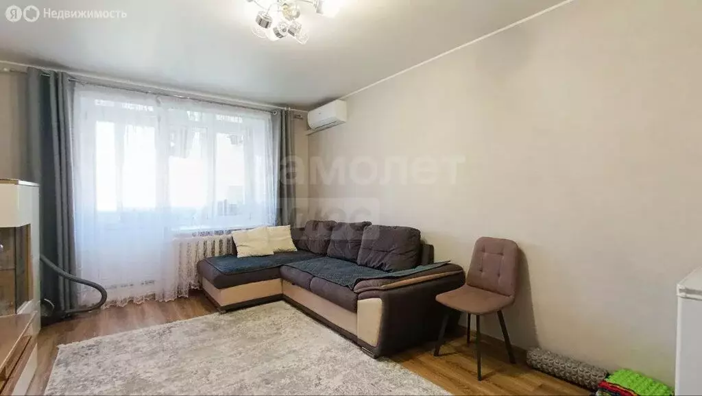 3-комнатная квартира: Оренбург, улица Братьев Башиловых, 15/6 (59.5 м) - Фото 0