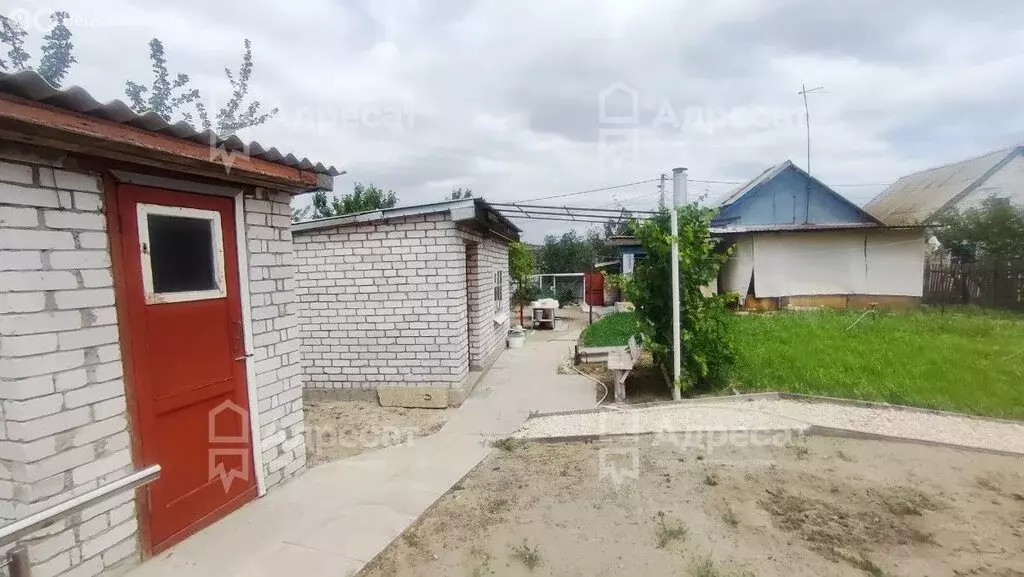 Дом в Волгоград, посёлок городского типа Верхнезареченский, улица ... - Фото 1
