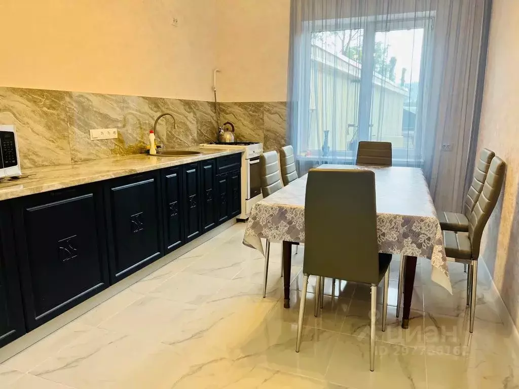 Дом в Ставропольский край, Кисловодск ул. Катыхина, 81 (100 м) - Фото 1