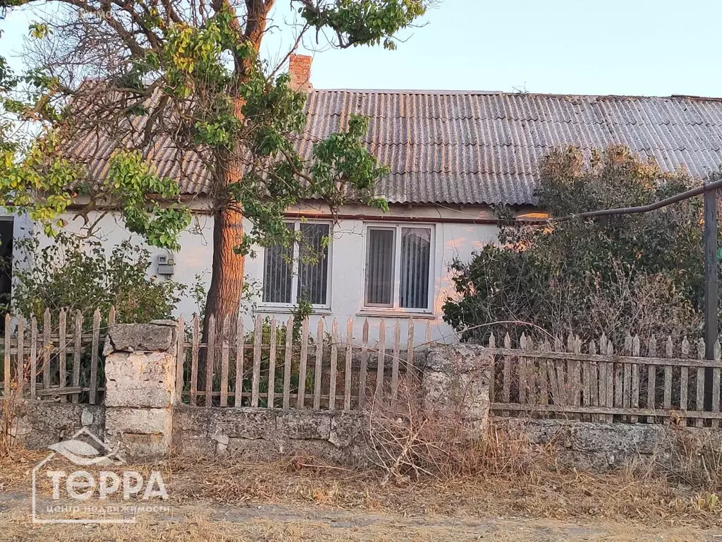 Дом в Далёковское сельское поселение, село Зоряное, улица Фрунзе, 2 ... - Фото 2