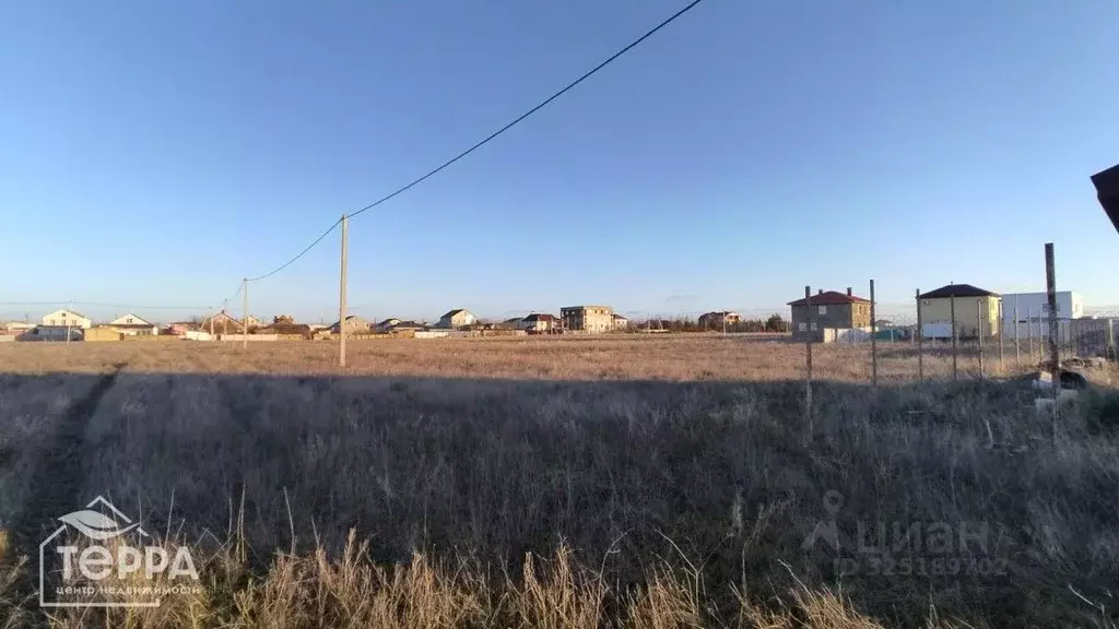 Участок в Крым, Сакский район, с. Уютное ул. Садовая (8.0 сот.) - Фото 1