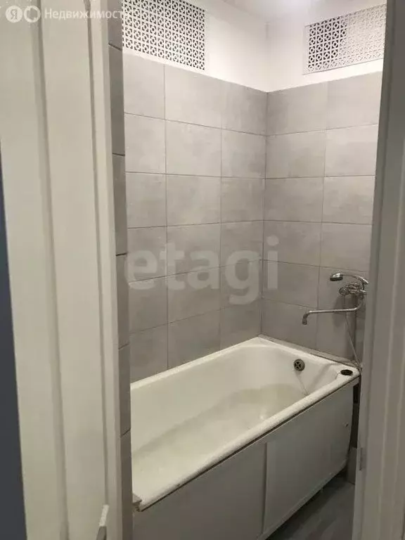 3-комнатная квартира: Калининград, Лужская улица, 40 (52.4 м) - Фото 2