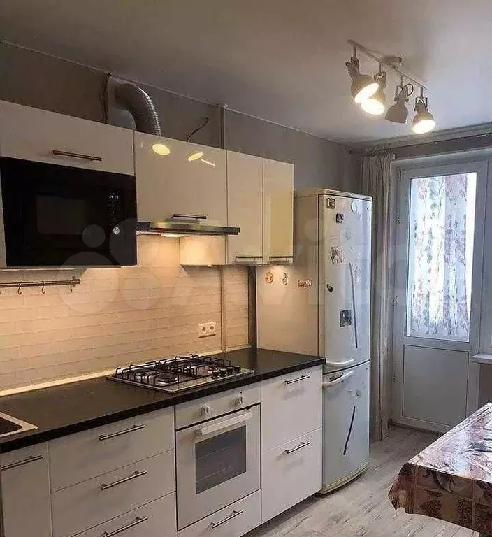 1-к. квартира, 40 м, 8/12 эт. - Фото 1