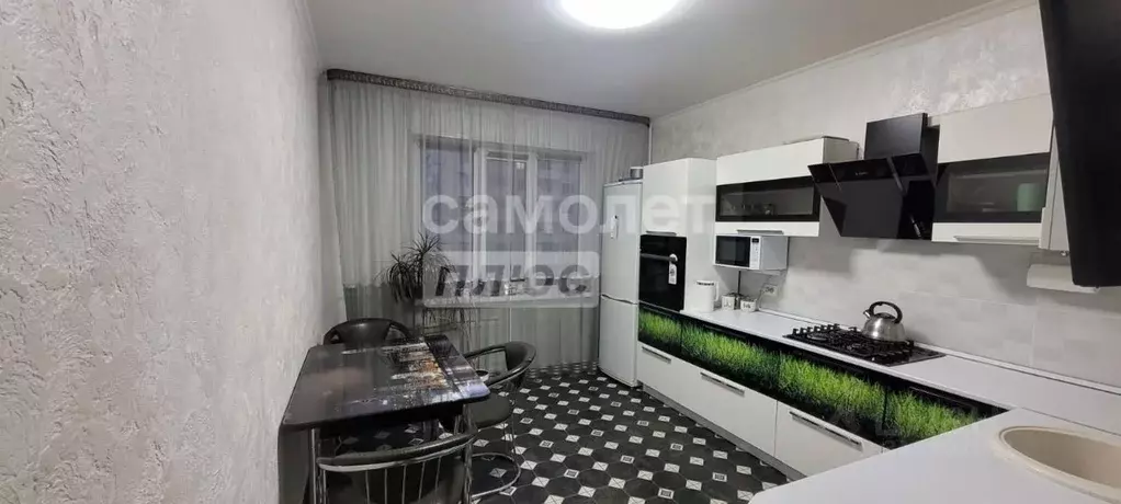 3-к кв. Курская область, Железногорск ул. Ленина, 79к2 (71.8 м) - Фото 0
