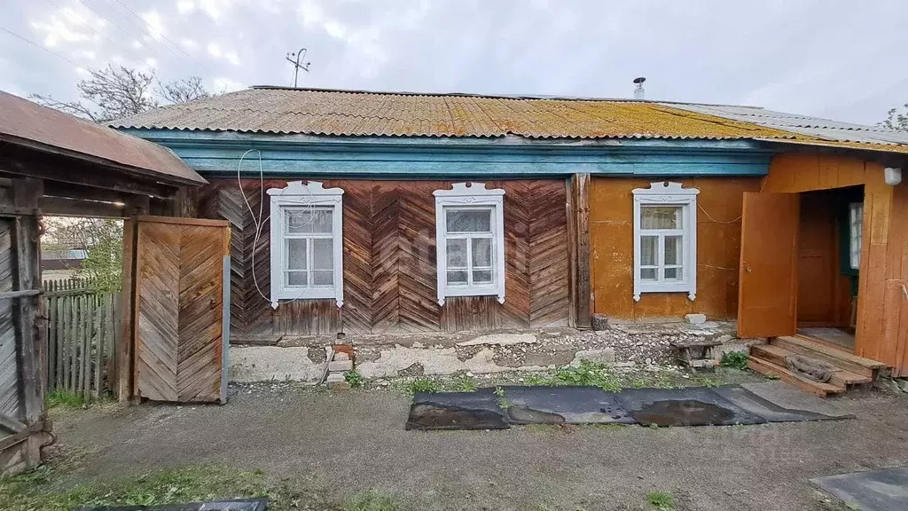 Дом в Челябинская область, пос. Увельский ул. Ватутина (61 м) - Фото 1