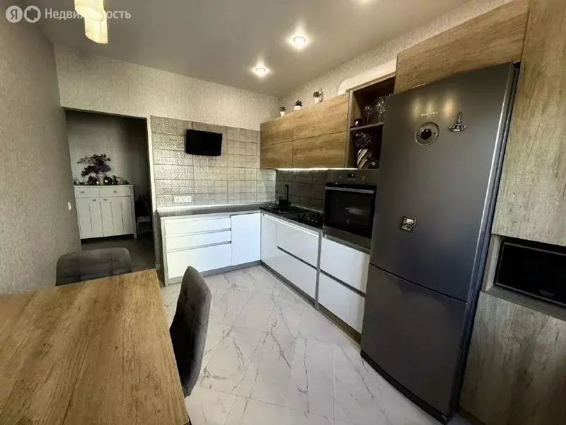 2-комнатная квартира: Калининград, улица Баженова, 13Б (55.8 м) - Фото 1