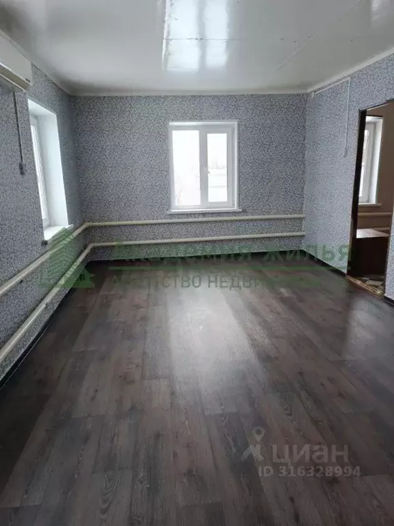 Дом в Саратовская область, Красный Кут просп. Победы, 30 (60 м) - Фото 1
